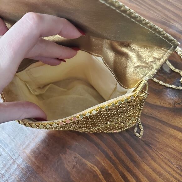 Vintage Gold Metal Mesh Shoulder Bag Chain Strap Flap Wedding Glam Holiday Party - Picture 7 of 12